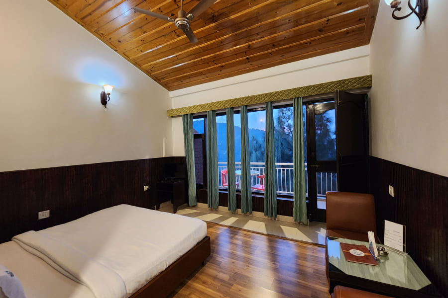 best luxury resorts in kasauli