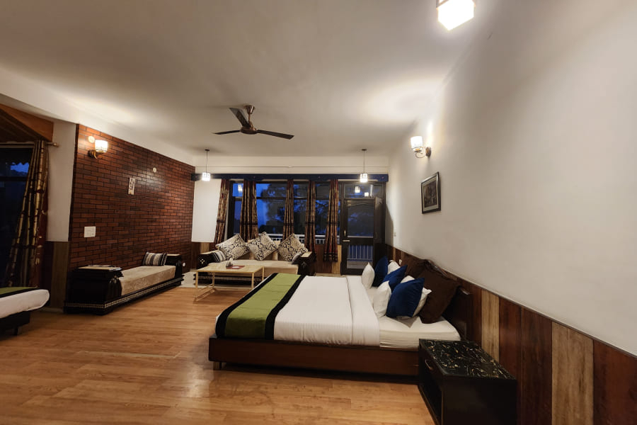 budget resorts in kasauli for family