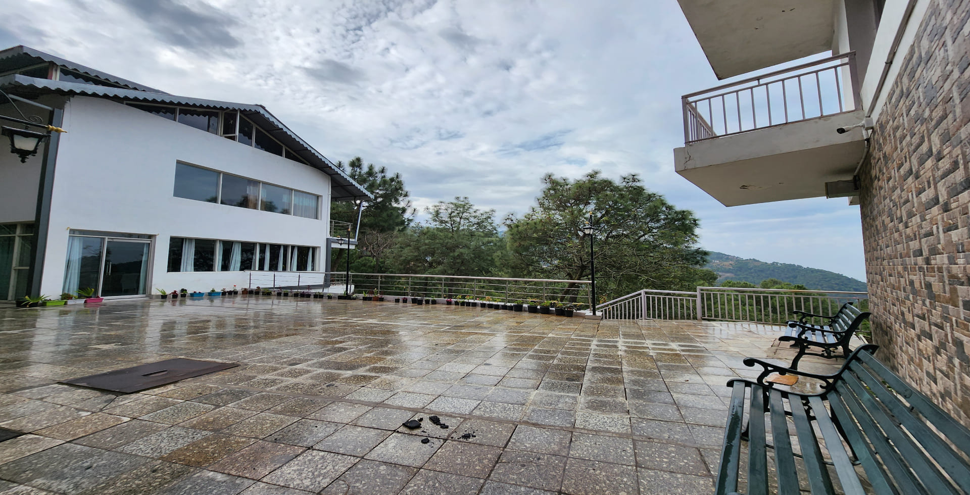 budget resorts in kasauli for family